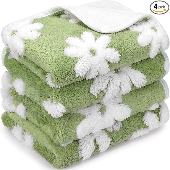 Reginary 4 Pcs Guinea Pig Fleece Cage Liners White Flower 24 x 16 Inch